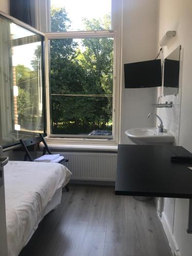 Oosterpark Hotel Review