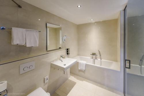 OZO Hotels Arena Amsterdam - Location and Accessibility