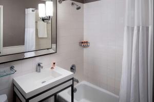 Park South Hotel, Part of Jdv by Hyatt - Rooms and Amenities