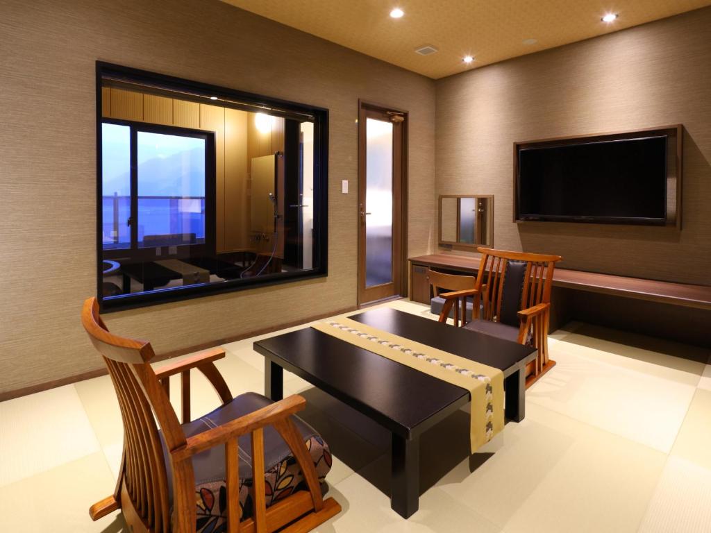 Rakuyu - Modern and Traditional Accommodations