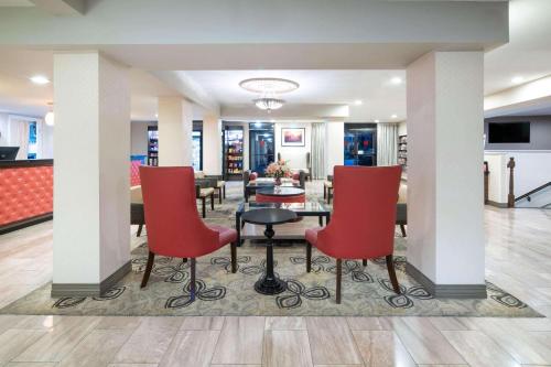 Ramada by Wyndham Burbank Airport - Amenities and Services