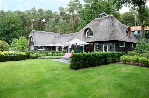 Relais & Chateaux Hotel Estate The Red Copper - Room Types and Features