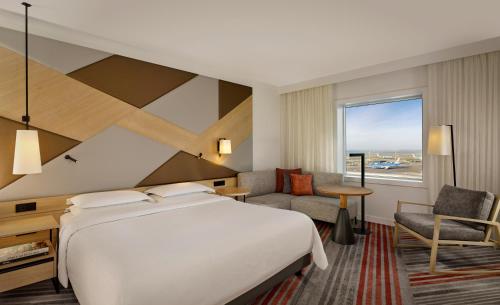 Sheraton Amsterdam Airport Hotel and Conference Center - Accommodation Details