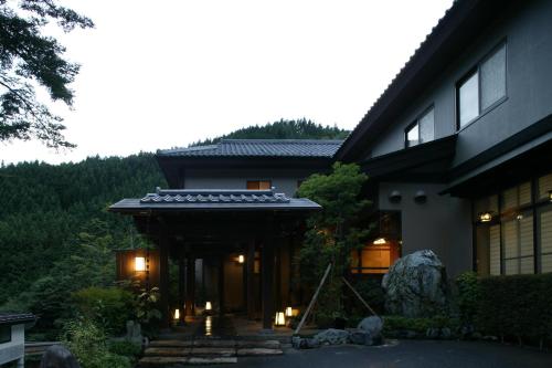 Shima Onsen Yoshimoto - Accommodation Options