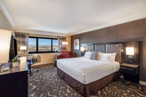 Sonesta Los Angeles Airport LAX - Room Types and Amenities