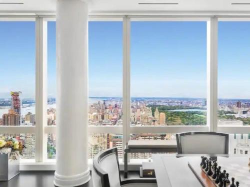 Stunning Views of Manhattan - Accommodation and Amenities