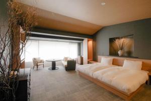 Tokiwa Hotel - Amenities and Services