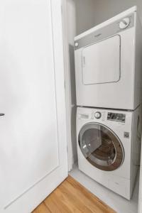 Top Notch 2BR in Upper East Mins to Central Park - Accommodation Details