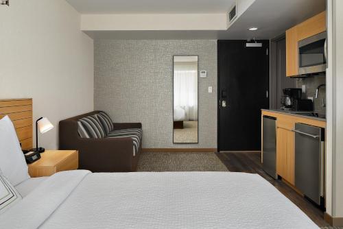 TownePlace Suites by Marriott New York Manhattan/Times Square - Spacious and Comfortable Rooms