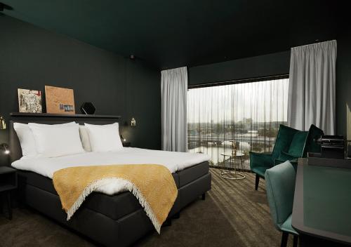 Van Der Valk Hotel Amsterdam - Amstel - Location and Accessibility