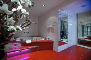 Van Der Valk Hotel Houten Utrecht - Rooms and Amenities