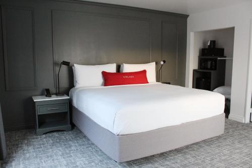Vinland Hotel and Lounge - Guest Ratings and Feedback