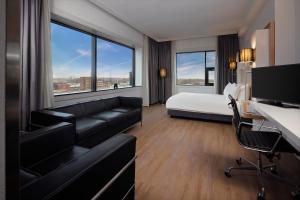WestCord WTC Hotel Leeuwarden - Guest Room Amenities and Features
