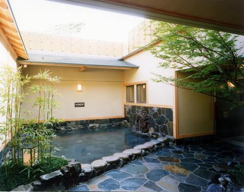 Yuno Yado Shoei - Spacious and Comfortable Accommodations