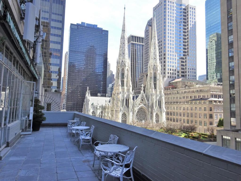 3 West Club Review