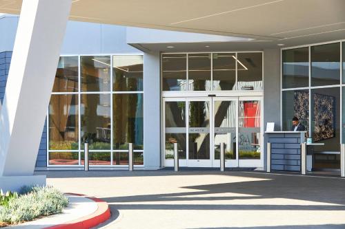 AC Hotel by Marriott Los Angeles South Bay - Guest Experience