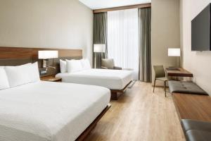 AC Hotel by Marriott San Francisco Airport/Oyster Point Waterfront - Amenities and Facilities