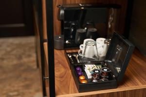 Alexander Hotel - Dining Offerings