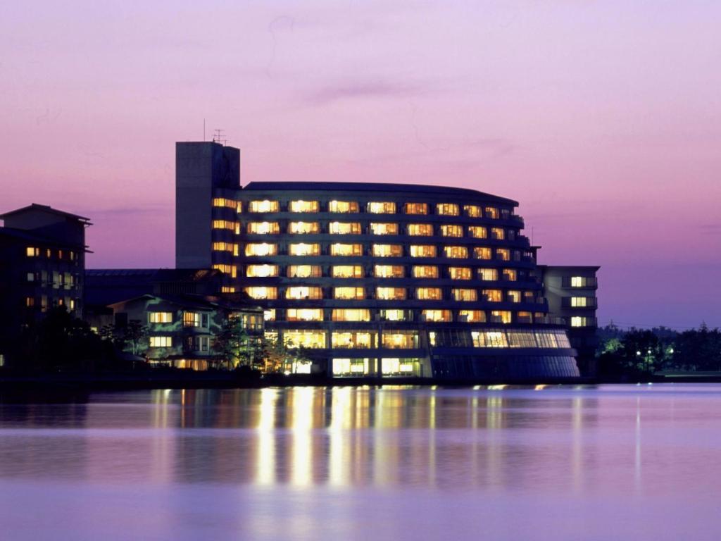 APA Hotel & Resort Kaga Katayamazu Onsen Kasuikyo - Onsite Facilities and Amenities