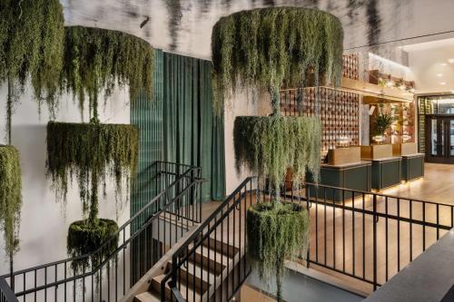 Arlo Midtown - Rooms and Features