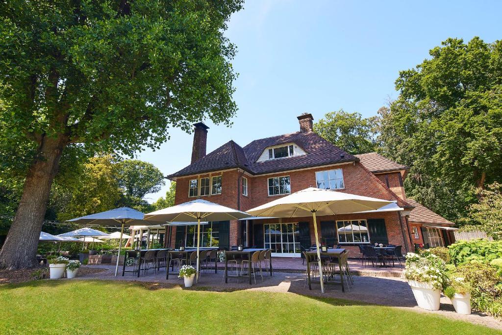 Auberge Du Bonheur Review