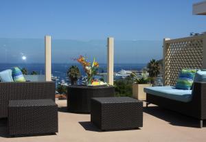 Aurora Hotel - Rooms and Amenities
