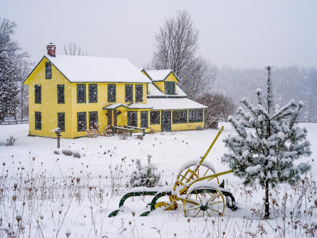 Bark Eater Inn - Amenities and Facilities