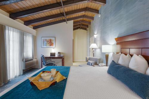 Best Western Plus Carpinteria Inn - Room Types and Features
