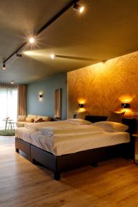 Coat of Arms of Hengelo Residence Suites - Digital Key by SMS and Email - Room Amenities and Features