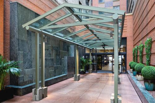 Courtyard New York Manhattan/Times Square - Delightful Dining Options