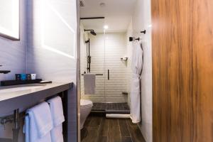 Crowne Plaza HY36 Midtown Manhattan, an IHG Hotel - Room Amenities and Features