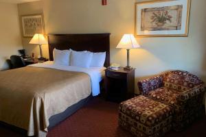 Days Inn by Wyndham Blythe - Room Features