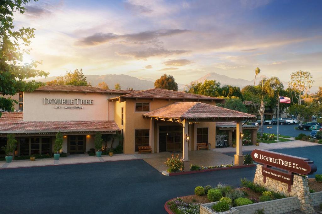 DoubleTree by Hilton Claremont Review