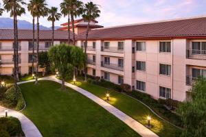 DoubleTree by Hilton Ontario Airport - Accommodation Options