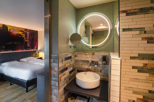 DoubleTree by Hilton Rotterdam Centre - Dining Options