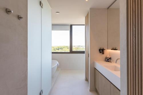 Dune Hotel Tien Torens - Room Amenities