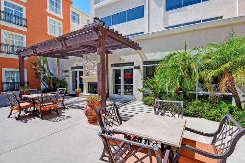 Embassy Suites Valencia - Guest Reviews