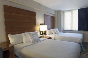 Fairfield Inn & Suites by Marriott New York Manhattan/Fifth Avenue - Checking In and Out