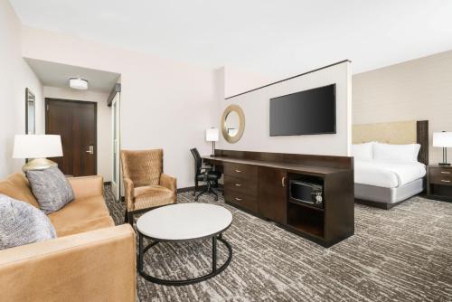 Fairfield Inn & Suites by Marriott New York Midtown Manhattan/Penn Station - Facilities and Amenities Overview