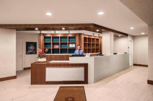 Four Points by Sheraton Anaheim - Dining and Dining Options