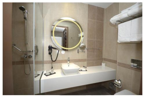 Grand Hotel Downtown - Guest Ratings and Feedback