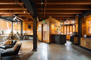 Gravity Haus Truckee-Tahoe - Dining and Culinary Experiences