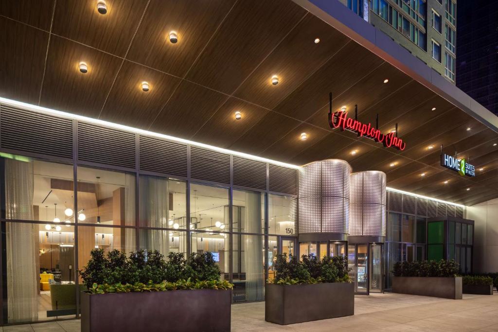 Hampton Inn by Hilton New York Times Square - Guest Satisfaction Insights
