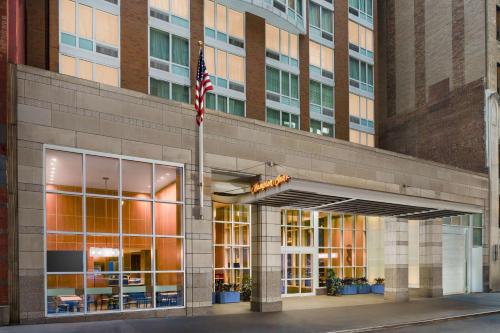 Hampton Inn Times Square Central - Excellent Guest Ratings and Feedback