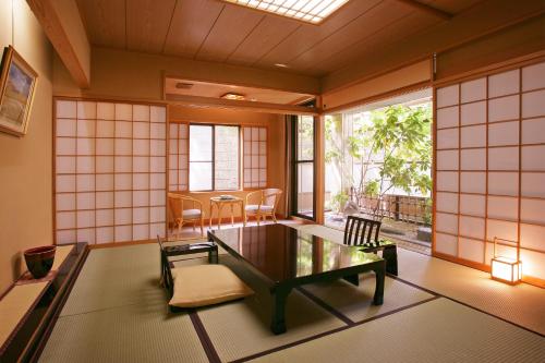 Hayamakan - Accommodation Options