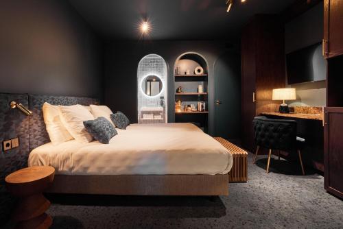 Heavens Hotel - Room Features