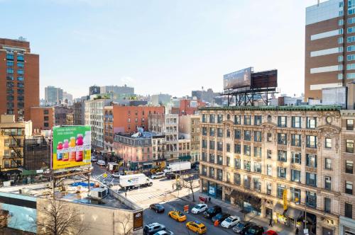 Hilton Garden Inn New York/Tribeca - Dining Options on Site