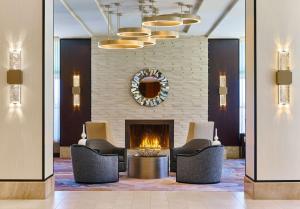Hilton Los Angeles North-Glendale & Executive Meeting Center - Room Accommodations