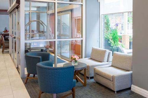 Holiday Inn Express New York City Chelsea, an IHG Hotel - Room Types and Amenities