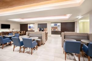 Holiday Inn Express & Suites Yosemite Park Area, an IHG Hotel - Accommodation and Room Features